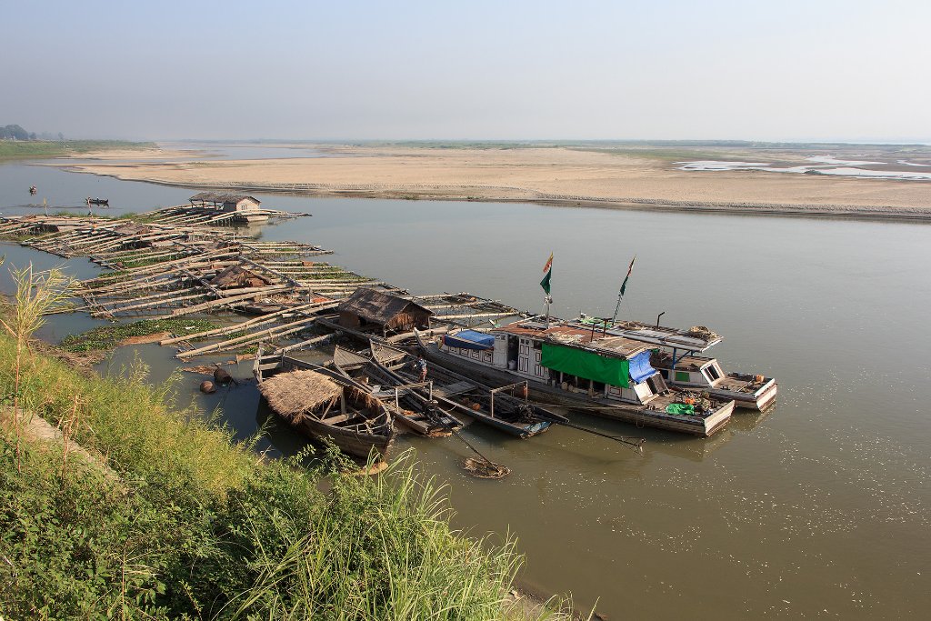 01-Irrawaddy River near Sagaing.jpg